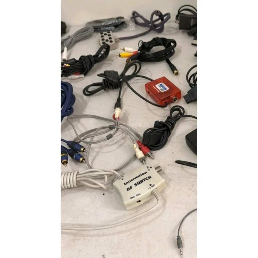 Huge Mixed Lot Of PS1 PS2 PS3 PS4 Wii Nintendo TV Wired Chargers Docking & More!